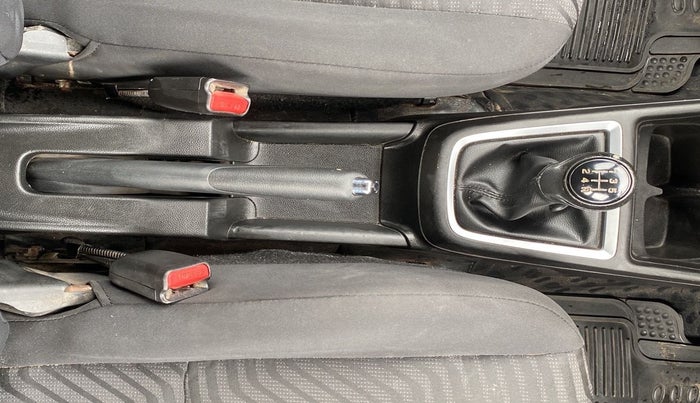 2021 Maruti Swift VXI, Petrol, Manual, 1,29,983 km, Gear Lever