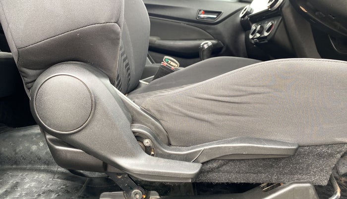 2021 Maruti Swift VXI, Petrol, Manual, 1,29,983 km, Driver Side Adjustment Panel