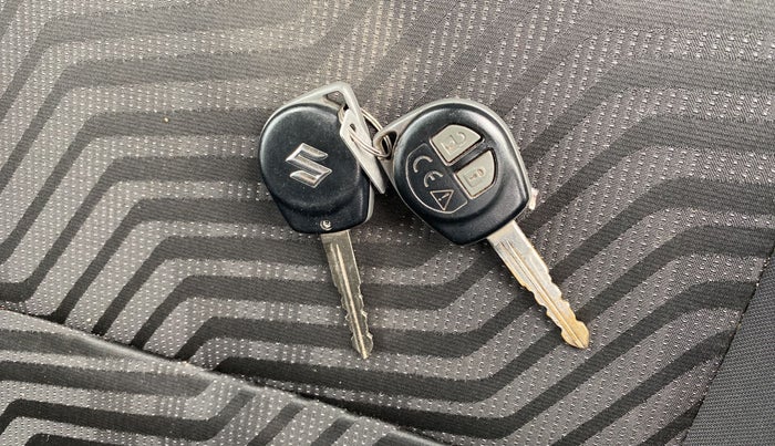 2021 Maruti Swift VXI, Petrol, Manual, 1,29,983 km, Key Close Up