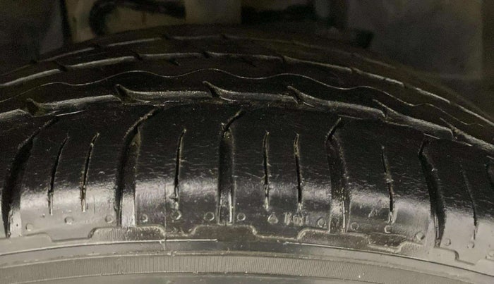 2017 Tata NEXON XM DIESEL, Diesel, Manual, 78,532 km, Right Front Tyre Tread