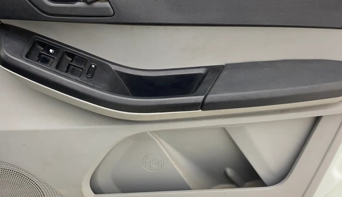 2023 Tata Tiago XT CNG, CNG, Manual, 24,173 km, Driver Side Door Panels Control