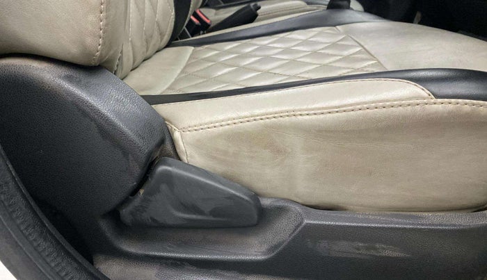 2016 Renault Kwid RXT 0.8, Petrol, Manual, 65,638 km, Driver Side Adjustment Panel
