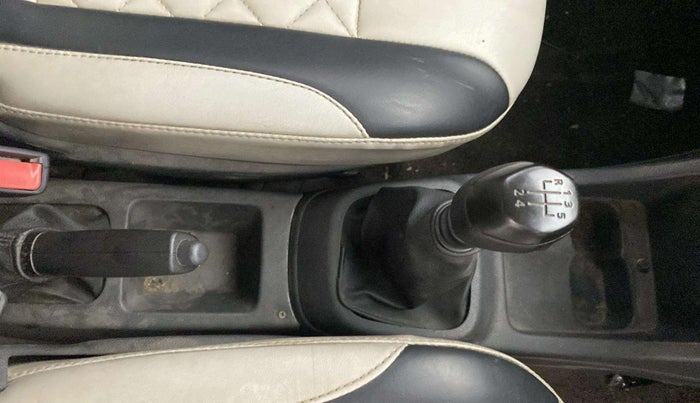 2016 Renault Kwid RXT 0.8, Petrol, Manual, 65,638 km, Gear Lever