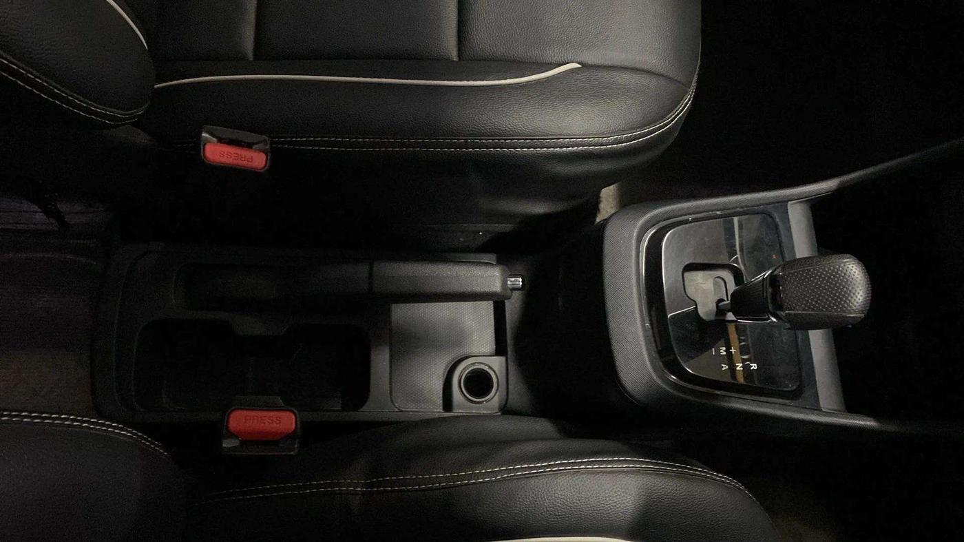 2022 Tata PUNCH ACCOMPLISHED AMT, Petrol, Automatic, 27,427 km, Gear Lever
