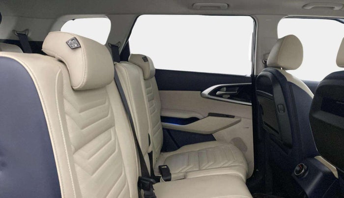 2023 KIA CARENS LUXURY PLUS 1.5 TURBO PETROL DCT 7 STR, Petrol, Automatic, 56,891 km, Right Side Rear Door Cabin