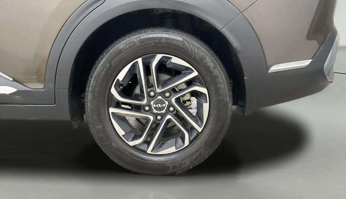 2023 KIA CARENS LUXURY PLUS 1.5 TURBO PETROL DCT 7 STR, Petrol, Automatic, 56,891 km, Left Rear Wheel