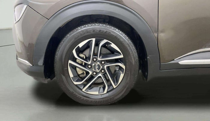 2023 KIA CARENS LUXURY PLUS 1.5 TURBO PETROL DCT 7 STR, Petrol, Automatic, 56,891 km, Left Front Wheel