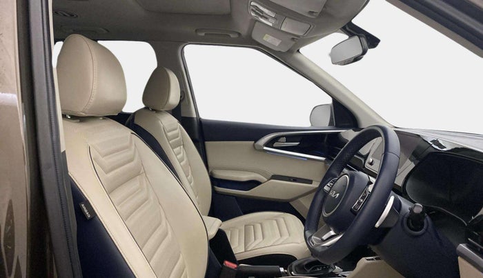 2023 KIA CARENS LUXURY PLUS 1.5 TURBO PETROL DCT 7 STR, Petrol, Automatic, 56,891 km, Right Side Front Door Cabin