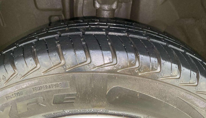 2018 Renault Kwid RXT 1.0 AMT (O), Petrol, Automatic, 34,900 km, Left Front Tyre Tread