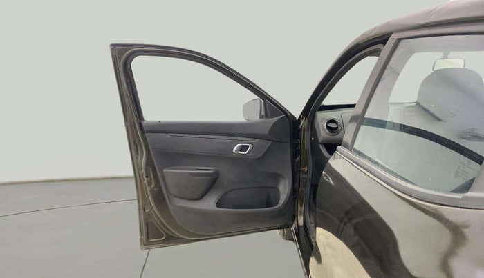 2018 Renault Kwid RXT 1.0 AMT (O), Petrol, Automatic, 34,900 km, LHS Front Door