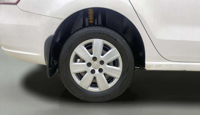 2012 Volkswagen Vento TRENDLINE 1.6, Petrol, Manual, 67,801 km, Right Rear Wheel