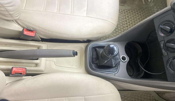 2012 Volkswagen Vento TRENDLINE 1.6, Petrol, Manual, 67,801 km, Gear Lever