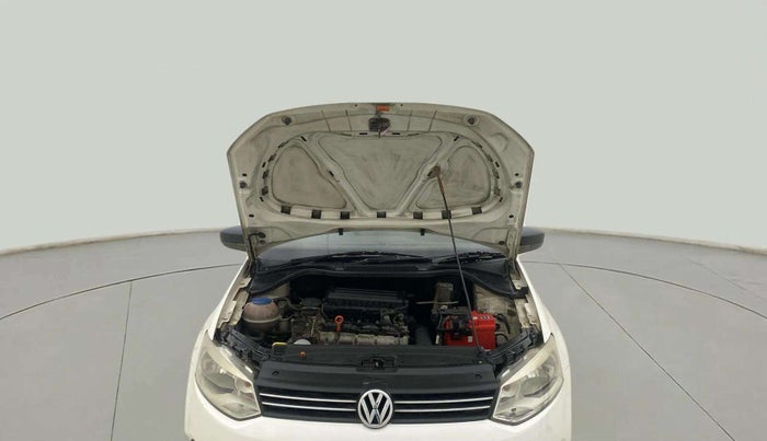 2012 Volkswagen Vento TRENDLINE 1.6, Petrol, Manual, 67,801 km, Open Bonet