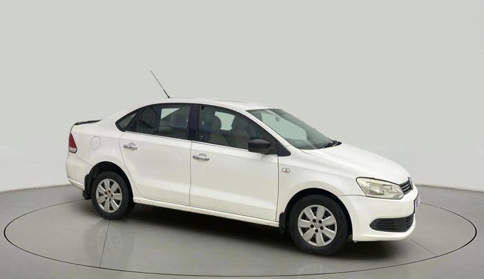 2012 Volkswagen Vento TRENDLINE 1.6, Petrol, Manual, 67,801 km, Right Front Diagonal