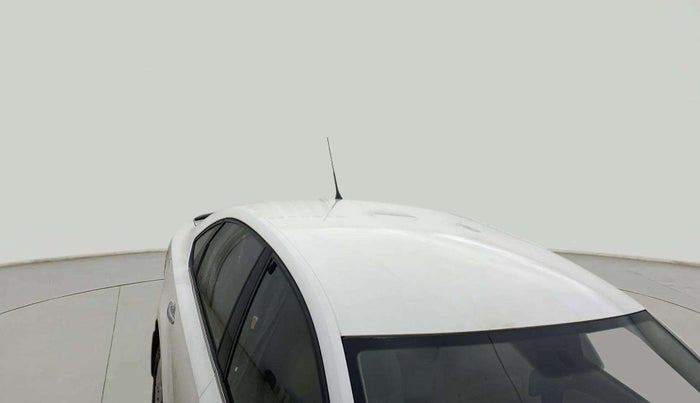 2012 Volkswagen Vento TRENDLINE 1.6, Petrol, Manual, 67,801 km, Roof