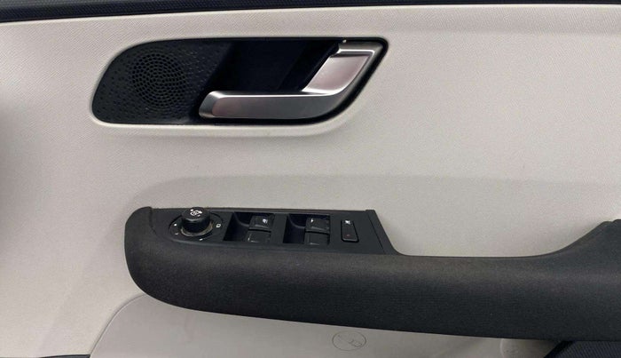 2021 Tata ALTROZ XZ PLUS I-TURBO PETROL, Petrol, Manual, 56,601 km, Driver Side Door Panels Control