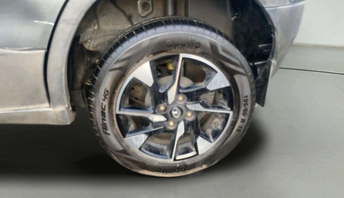 2023 Tata PUNCH CREATIVE  MT, Petrol, Manual, 14,706 km, Left Rear Wheel