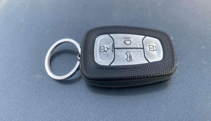 2023 Tata PUNCH CREATIVE  MT, Petrol, Manual, 14,706 km, Key Close Up