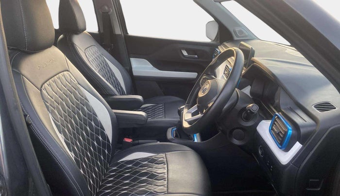 2023 Tata PUNCH CREATIVE  MT, Petrol, Manual, 14,706 km, Right Side Front Door Cabin