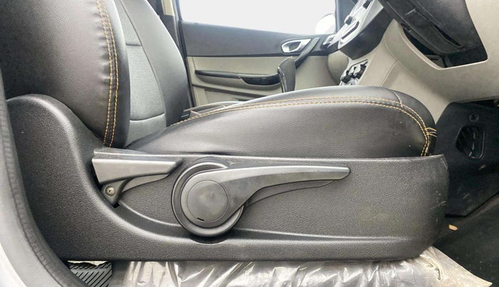 2018 Tata Tiago XZA PETROL, Petrol, Automatic, 28,592 km, Driver Side Adjustment Panel