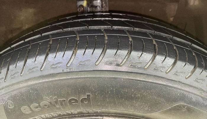 2015 Maruti Ertiga VXI CNG, CNG, Manual, 41,659 km, Right Front Tyre Tread