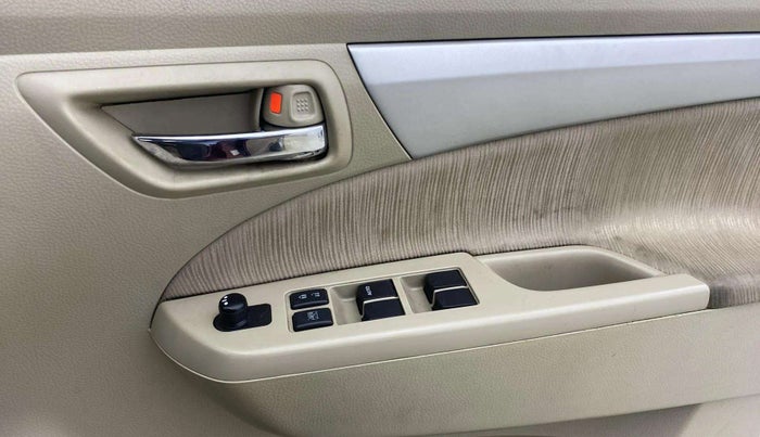 2015 Maruti Ertiga VXI CNG, CNG, Manual, 41,659 km, Driver Side Door Panels Control