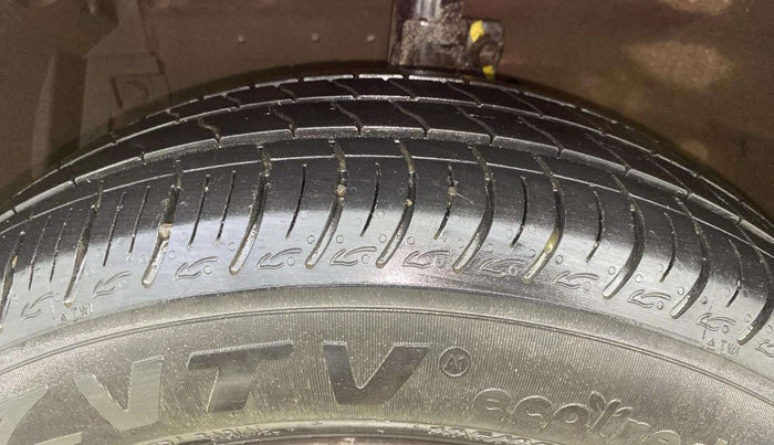 2015 Maruti Ertiga VXI CNG, CNG, Manual, 41,659 km, Left Front Tyre Tread