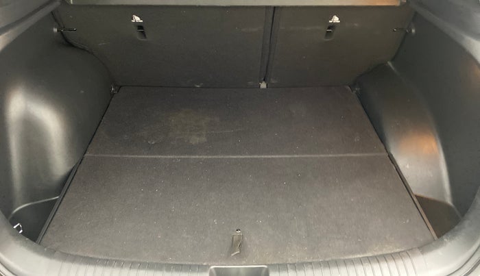 2017 Hyundai Creta 1.6 SX PLUS AUTO PETROL, Petrol, Automatic, 45,708 km, Boot Inside