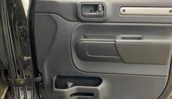 2021 Mahindra Thar LX PETROL HT 4WD AT, Petrol, Automatic, 64,419 km, Driver Side Door Panels Control
