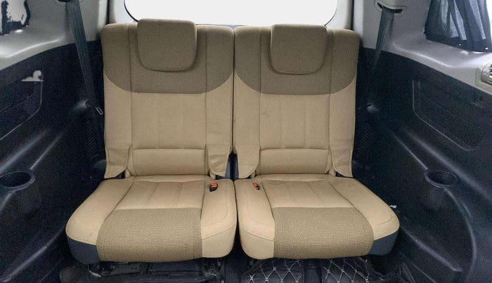 2019 Mahindra XUV500 W7, Diesel, Manual, 86,344 km, Third Seat Row ( optional )