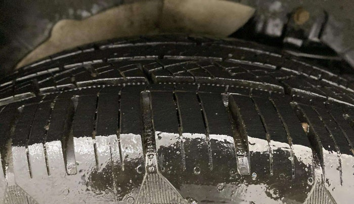 2019 Mahindra XUV500 W7, Diesel, Manual, 86,344 km, Left Rear Tyre Tread