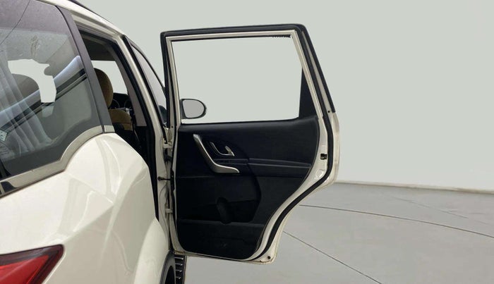 2019 Mahindra XUV500 W7, Diesel, Manual, 86,344 km, RHS Rear Door