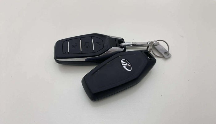 2019 Mahindra XUV500 W7, Diesel, Manual, 86,344 km, Key Close Up