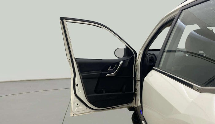 2019 Mahindra XUV500 W7, Diesel, Manual, 86,344 km, LHS Front Door
