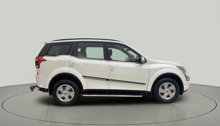 2019 Mahindra XUV500 W7, Diesel, Manual, 86,344 km, Right Side View