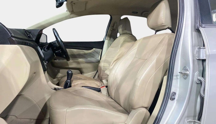 2016 Maruti Ciaz ZXI+, Petrol, Manual, 71,955 km, Right Side Front Door Cabin