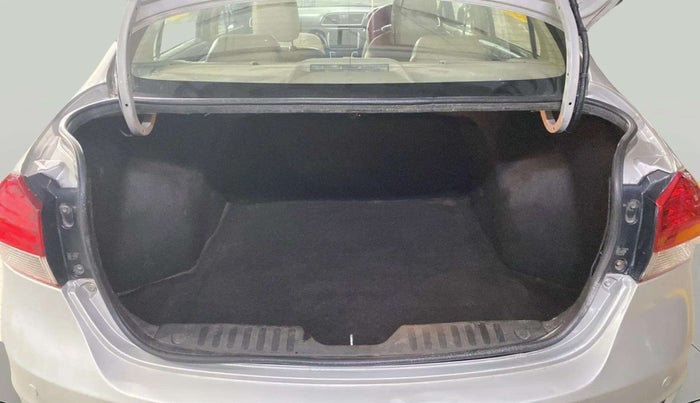 2016 Maruti Ciaz ZXI+, Petrol, Manual, 71,955 km, Boot Inside