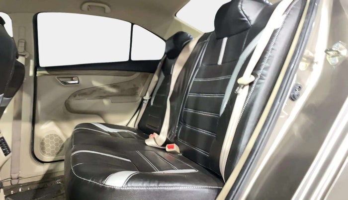 2018 Maruti Ciaz SIGMA 1.5 SHVS MT  PETROL, Petrol, Manual, 47,805 km, Right Side Rear Door Cabin