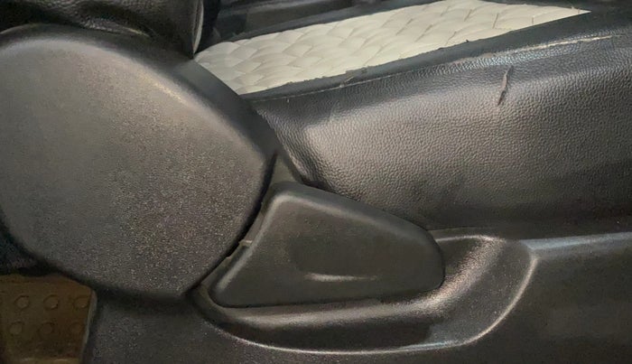 2021 Datsun Redi Go T(O) 1.0, Petrol, Manual, 25,847 km, Driver Side Adjustment Panel