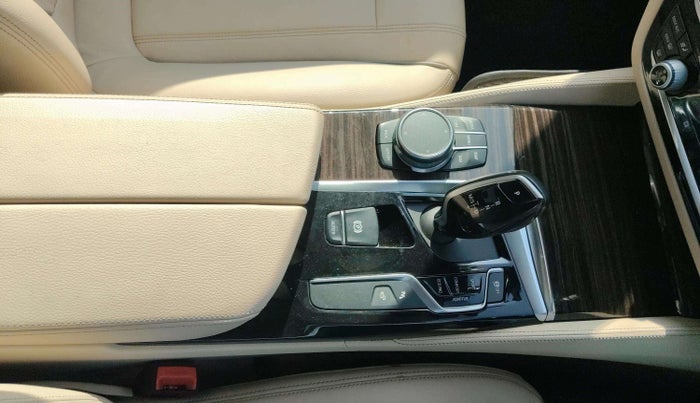 2020 BMW 5 Series 520D LUXURY LINE, Diesel, Automatic, 14,331 km, Gear Lever