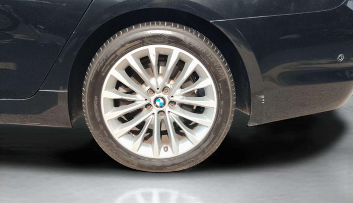 2020 BMW 5 Series 520D LUXURY LINE, Diesel, Automatic, 14,331 km, Left Rear Wheel