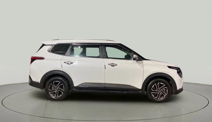 2023 KIA CARENS PRESTIGE PLUS 1.5 PETROL IMT 7 STR, Petrol, Manual, 7,113 km, Right Side View