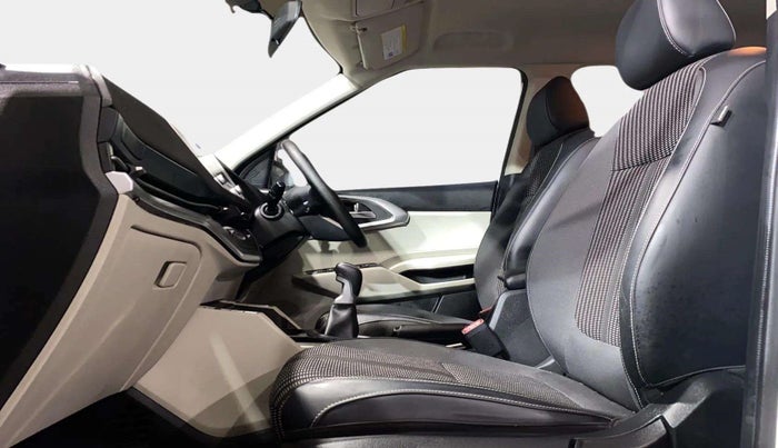 2023 KIA CARENS PRESTIGE PLUS 1.5 PETROL IMT 7 STR, Petrol, Manual, 7,113 km, Right Side Front Door Cabin