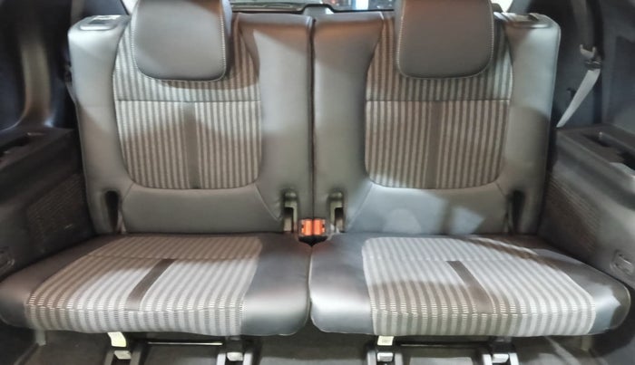 2023 KIA CARENS PRESTIGE PLUS 1.5 PETROL IMT 7 STR, Petrol, Manual, 7,113 km, Third Seat Row ( optional )