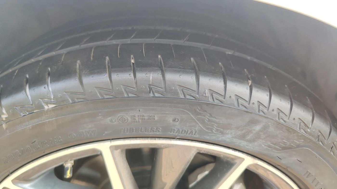 2024 Toyota Camry HYBRID, Hybrid, Automatic, 20,282 km, Right Front Tyre Tread
