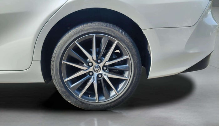 2024 Toyota Camry HYBRID, Hybrid, Automatic, 20,282 km, Left Rear Wheel