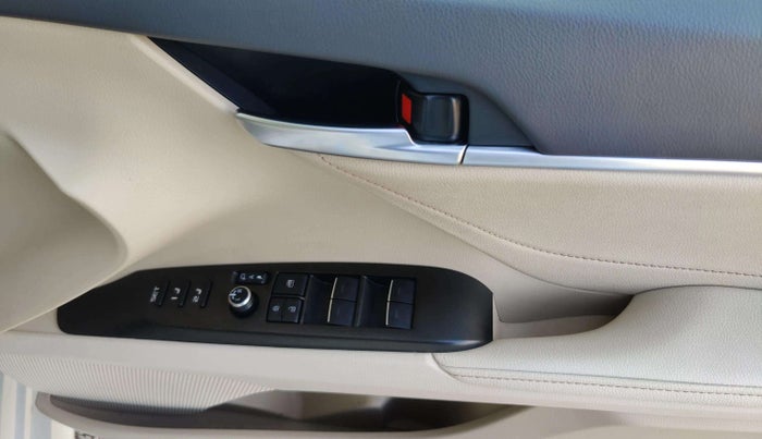 2024 Toyota Camry HYBRID, Hybrid, Automatic, 20,282 km, Driver Side Door Panels Control