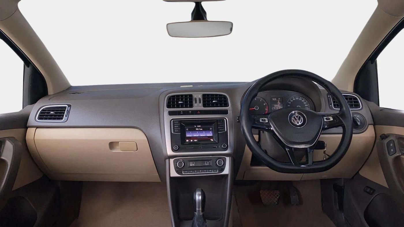 2016 Volkswagen Vento HIGHLINE PETROL AT, Petrol, Automatic, 97,478 km, Dashboard