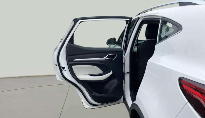 2023 MG ASTOR SUPER 1.5 MT, Petrol, Manual, 14,681 km, LHS Rear Door