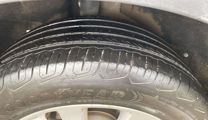 2023 MG ASTOR SUPER 1.5 MT, Petrol, Manual, 14,681 km, Right Rear Tyre Tread